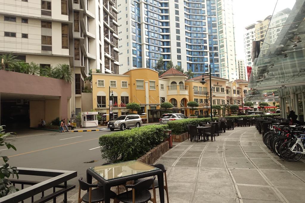 Luxury Condo At Forbeswood Parklane The Fort Bgc Makati City Екстериор снимка