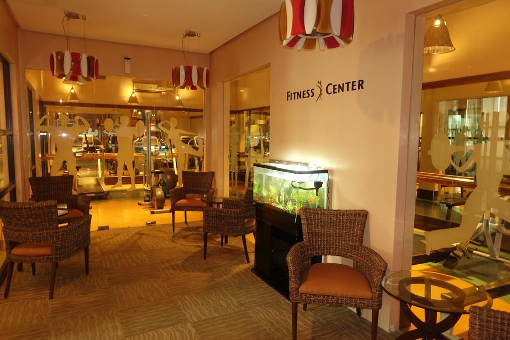 Luxury Condo At Forbeswood Parklane The Fort Bgc Makati City Екстериор снимка