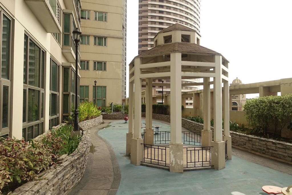 Luxury Condo At Forbeswood Parklane The Fort Bgc Makati City Екстериор снимка