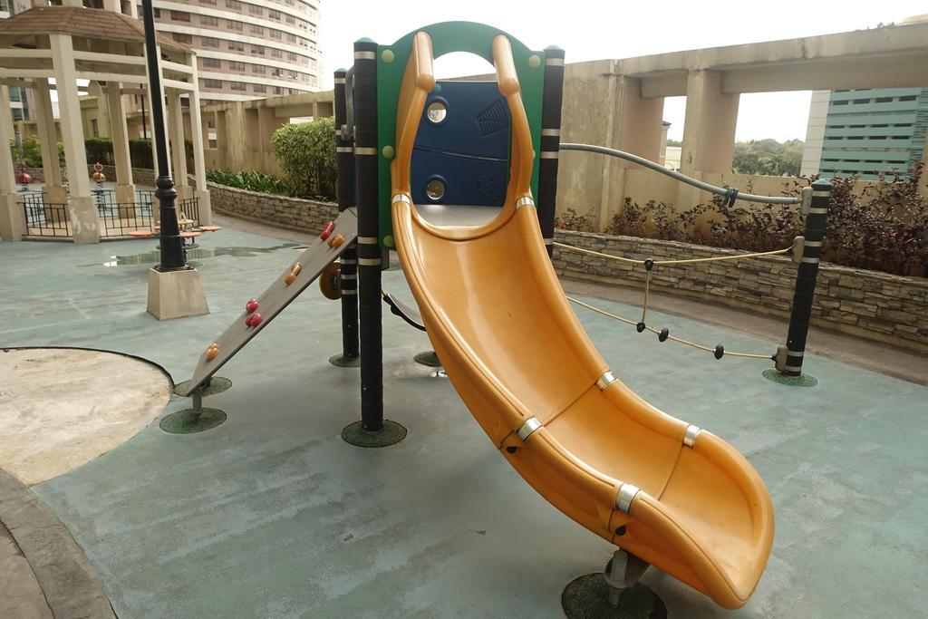 Luxury Condo At Forbeswood Parklane The Fort Bgc Makati City Екстериор снимка