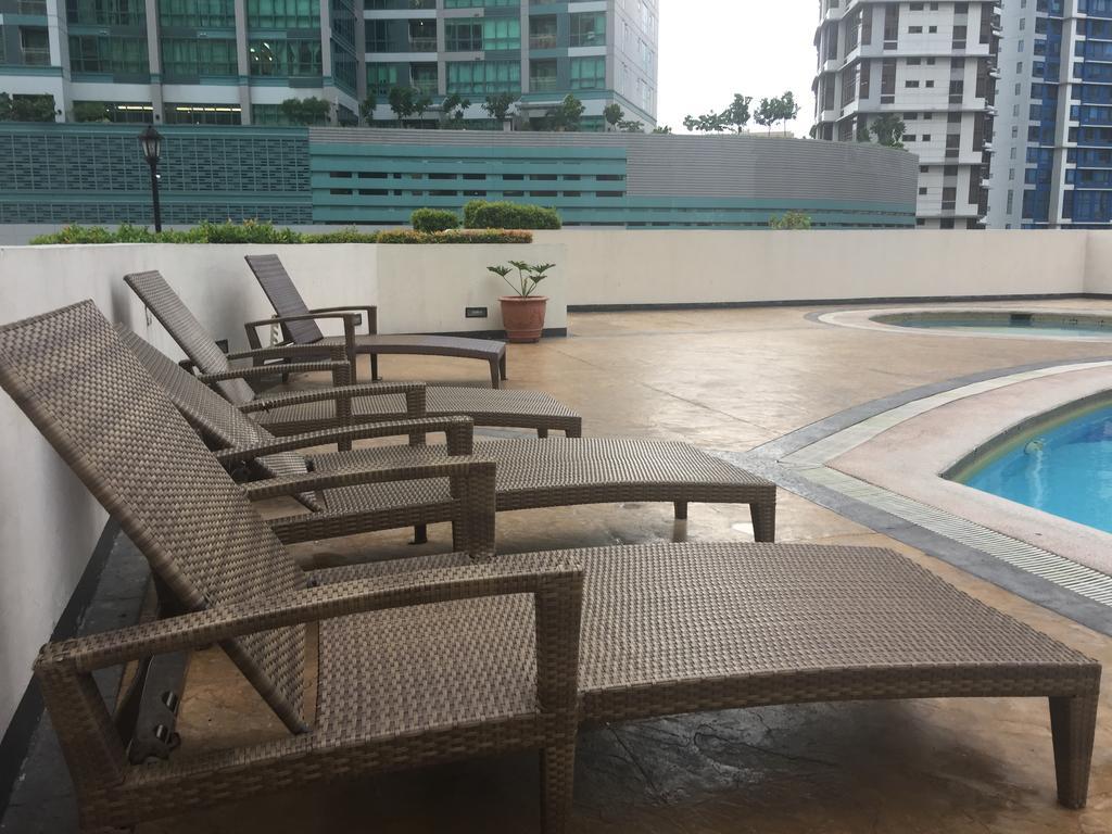 Luxury Condo At Forbeswood Parklane The Fort Bgc Makati City Екстериор снимка