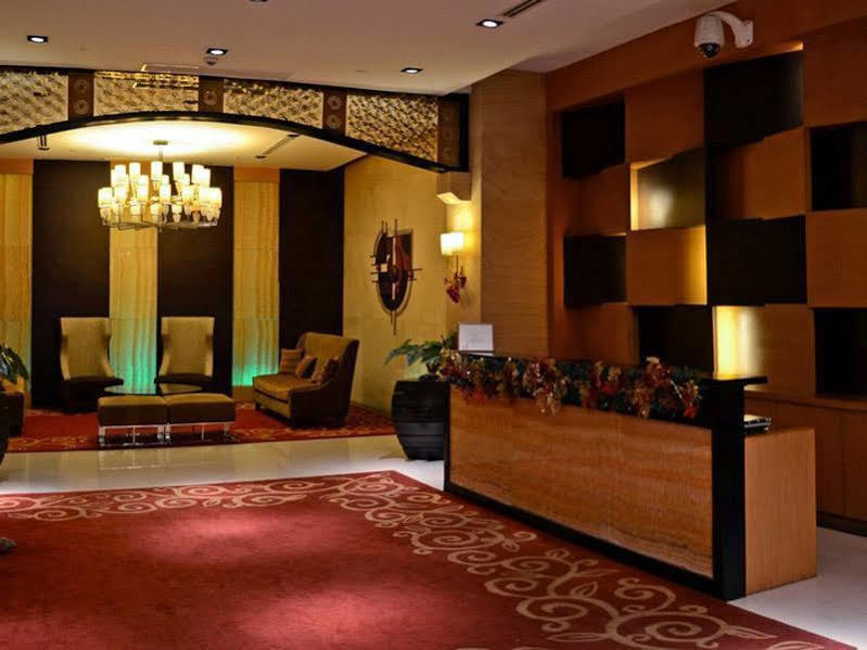 Luxury Condo At Forbeswood Parklane The Fort Bgc Makati City Екстериор снимка